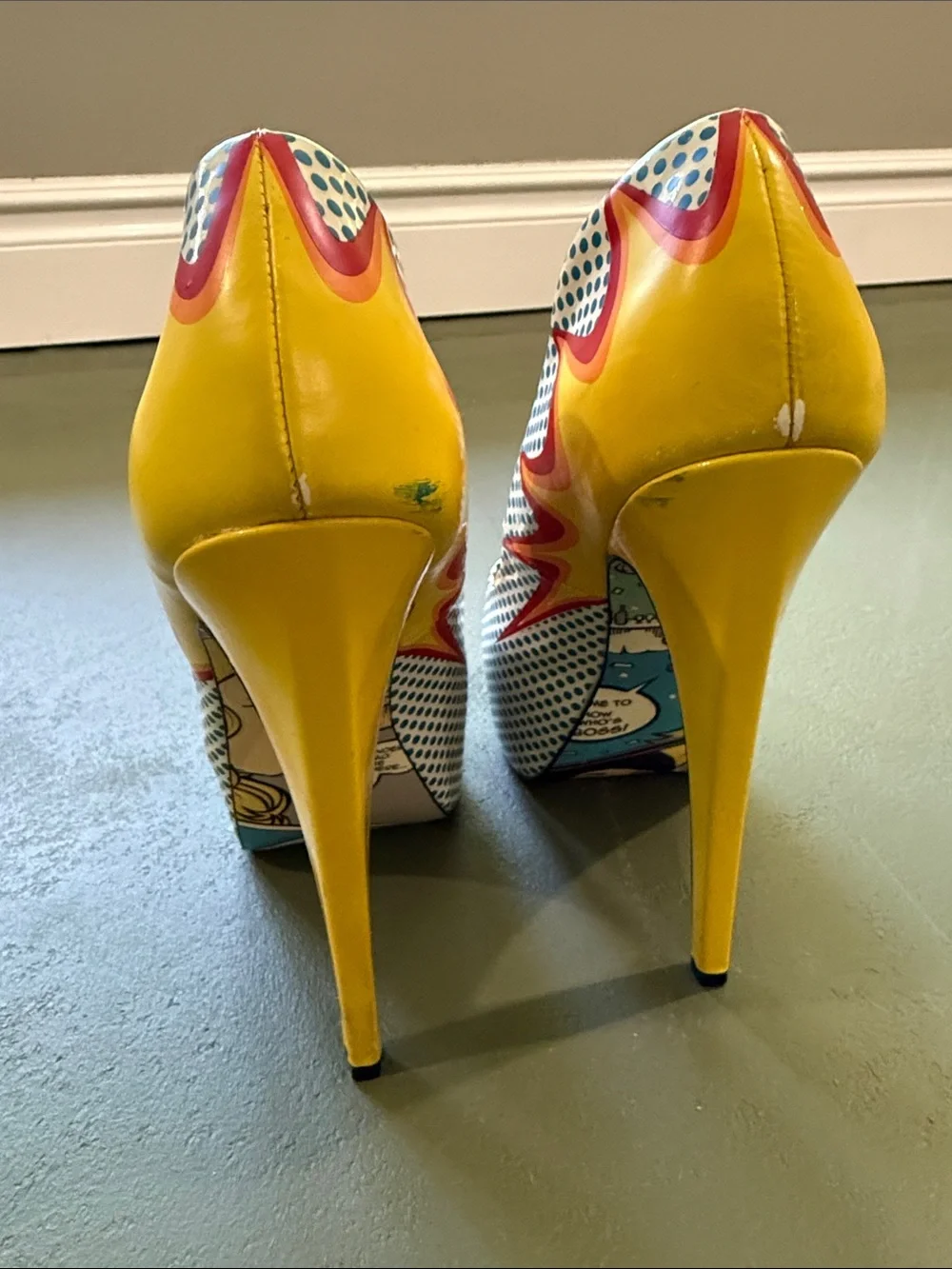 Taylor Says Colorful Pop Art Polka Dot High Heel Pumps - Yellow & Blue